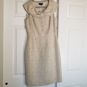Beautiful sparkly dress!